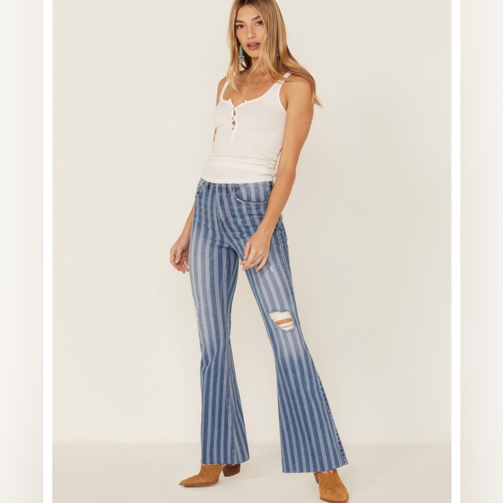 CELLO WOMEN'S STRIPE DESTRUCTION FLARE‎ JEANS 9